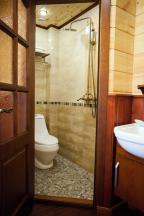 Standard room, Bathroom